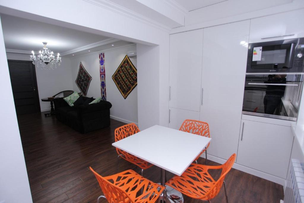 Overlooking Registan Square Luxury 2 Bedrooms Apartment سمرقند المظهر الخارجي الصورة
